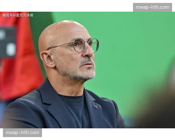 左后卫位置面临信任危机，西班牙主帅考虑启用新人担任替补轮换